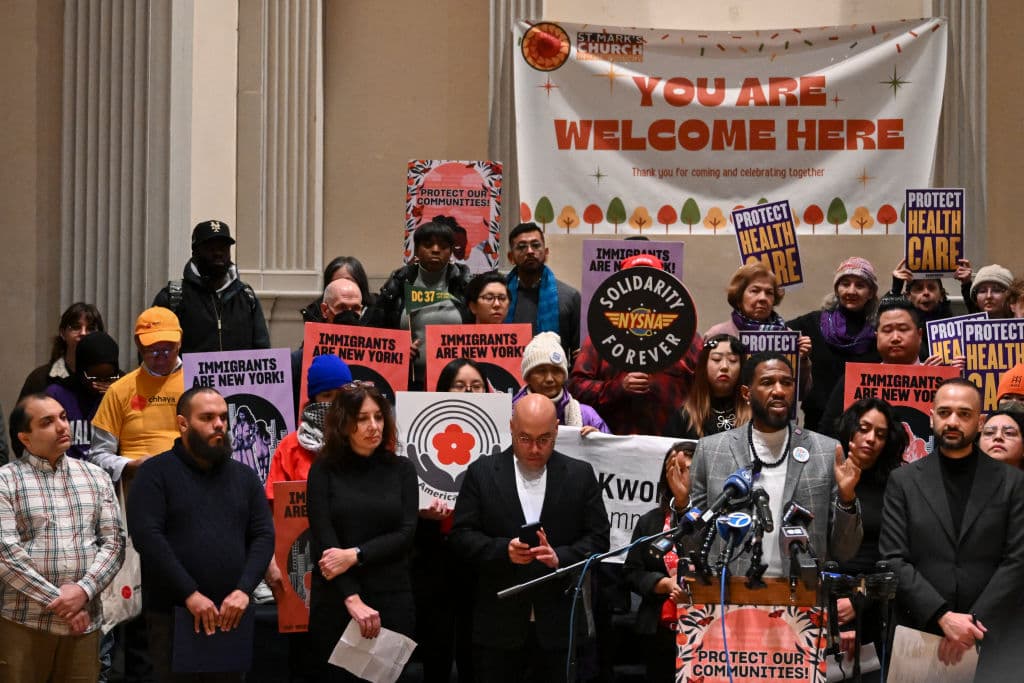 La organización enfatizó su compromiso de atender a todos los neoyorquinos, independientemente de su estatus migratorio.