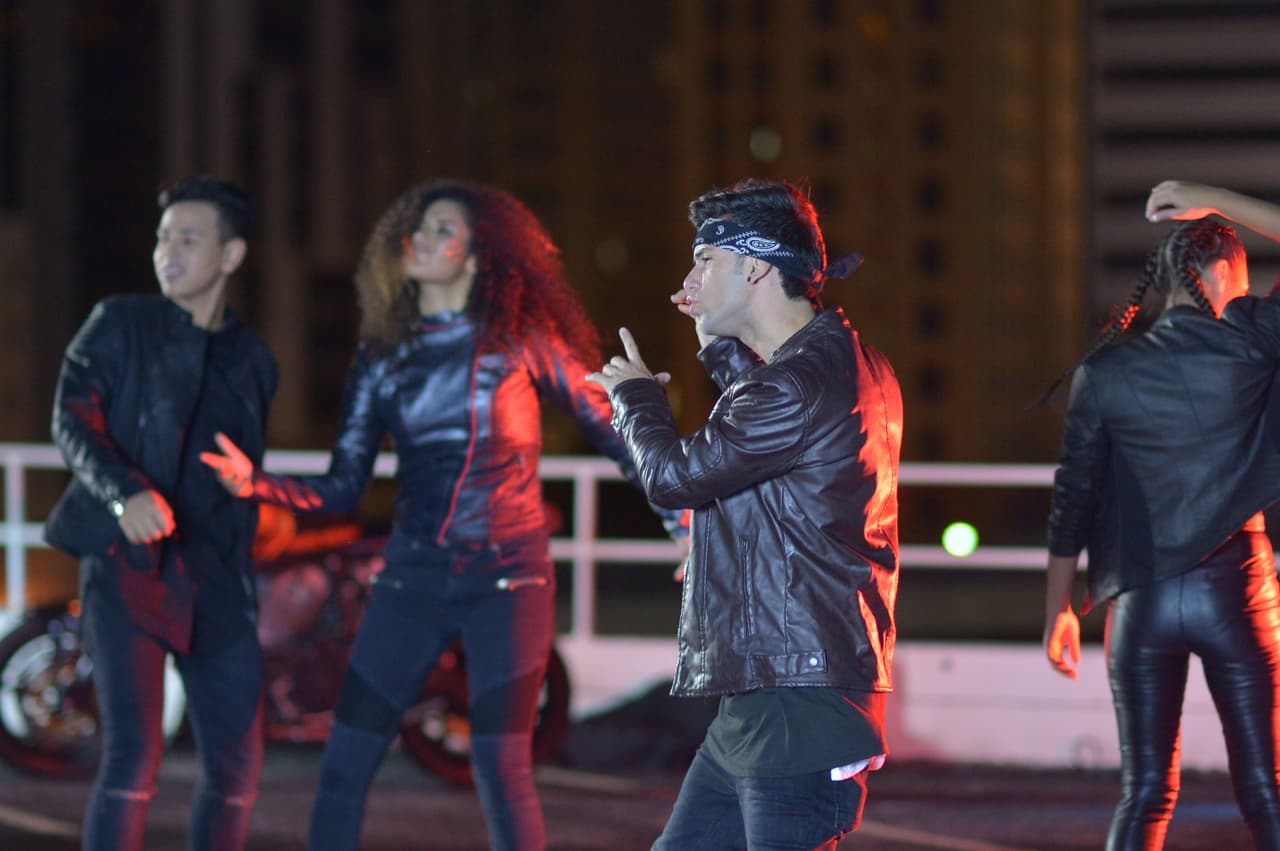 Jorge, Kevin, Garmandy, Aimeé, Megamy y April superaron los obstáculos que se presentaron en los ensayos y en la grabación del videoclip de "Rebelde". El resultado final fue un vídeo con fuerza y mucha pasión.