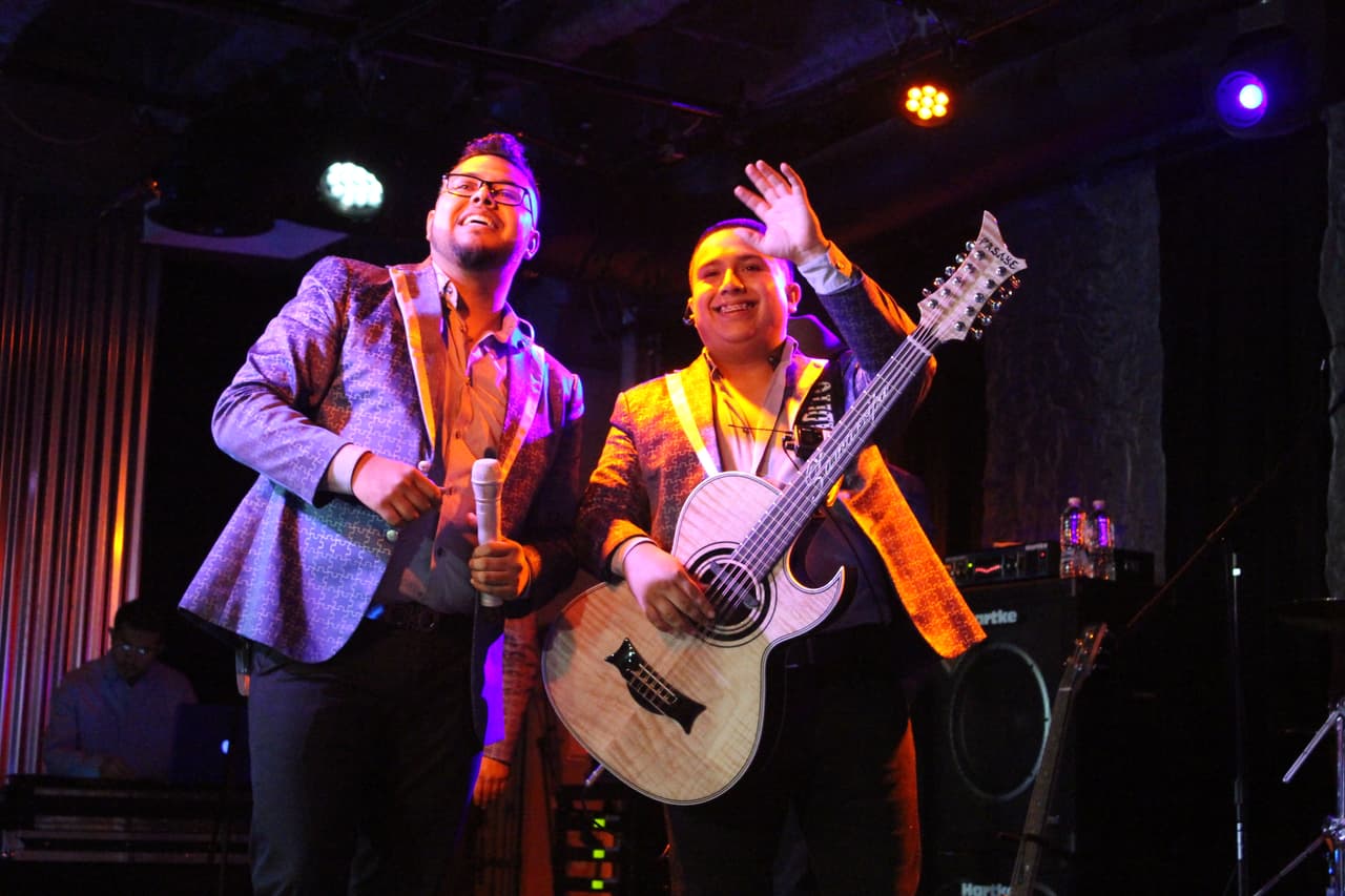 Cargados de mucha energía, los muchachos de Energía Norteña remecieron el Uforia Lounge