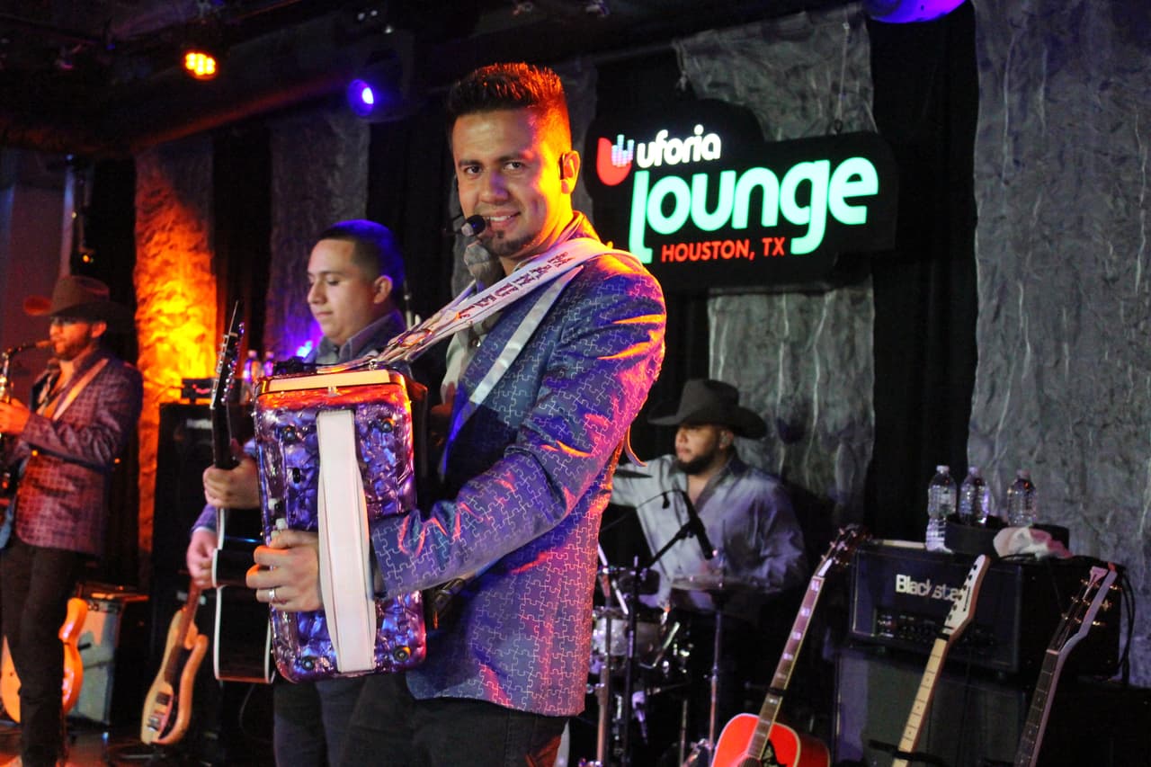 Cargados de mucha energía, los muchachos de Energía Norteña remecieron el Uforia Lounge