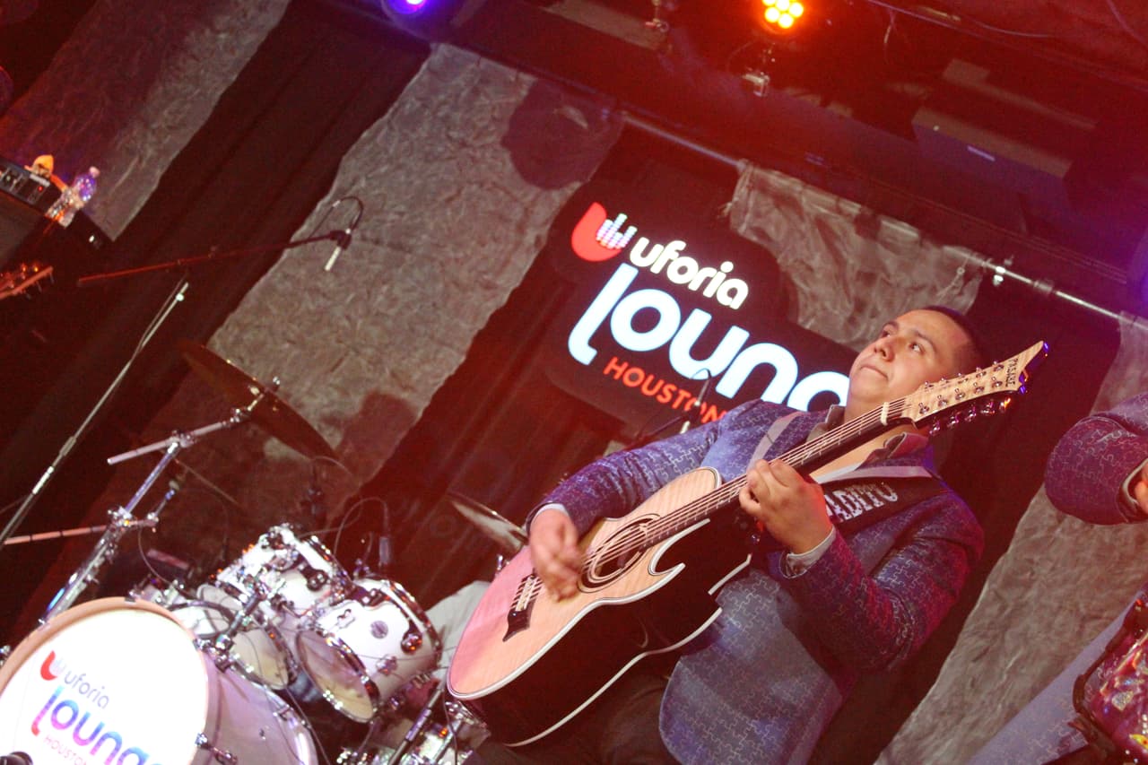 Cargados de mucha energía, los muchachos de Energía Norteña remecieron el Uforia Lounge