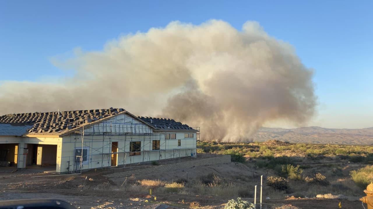 Más de mil personas han sido evacuadas por el Diamond Fire en Scottsdale