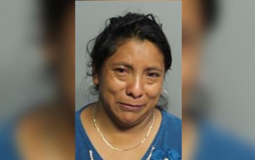 Condenan a 5 años de cárcel a la cuidadora de una niña que murió tras estar encerrada en un auto durante 7 horas