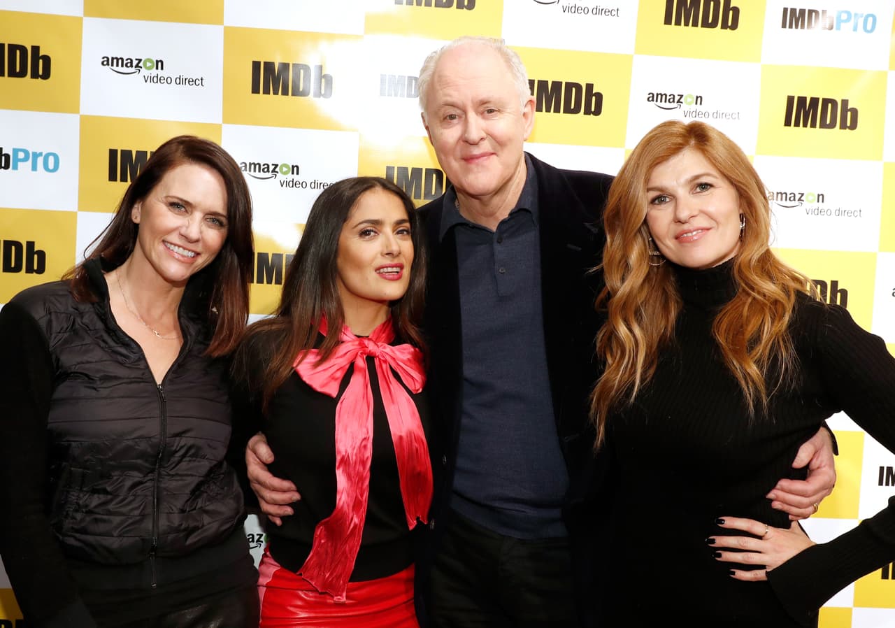 Salma con Amy Landecker, John Lithgow y Connie Britton.