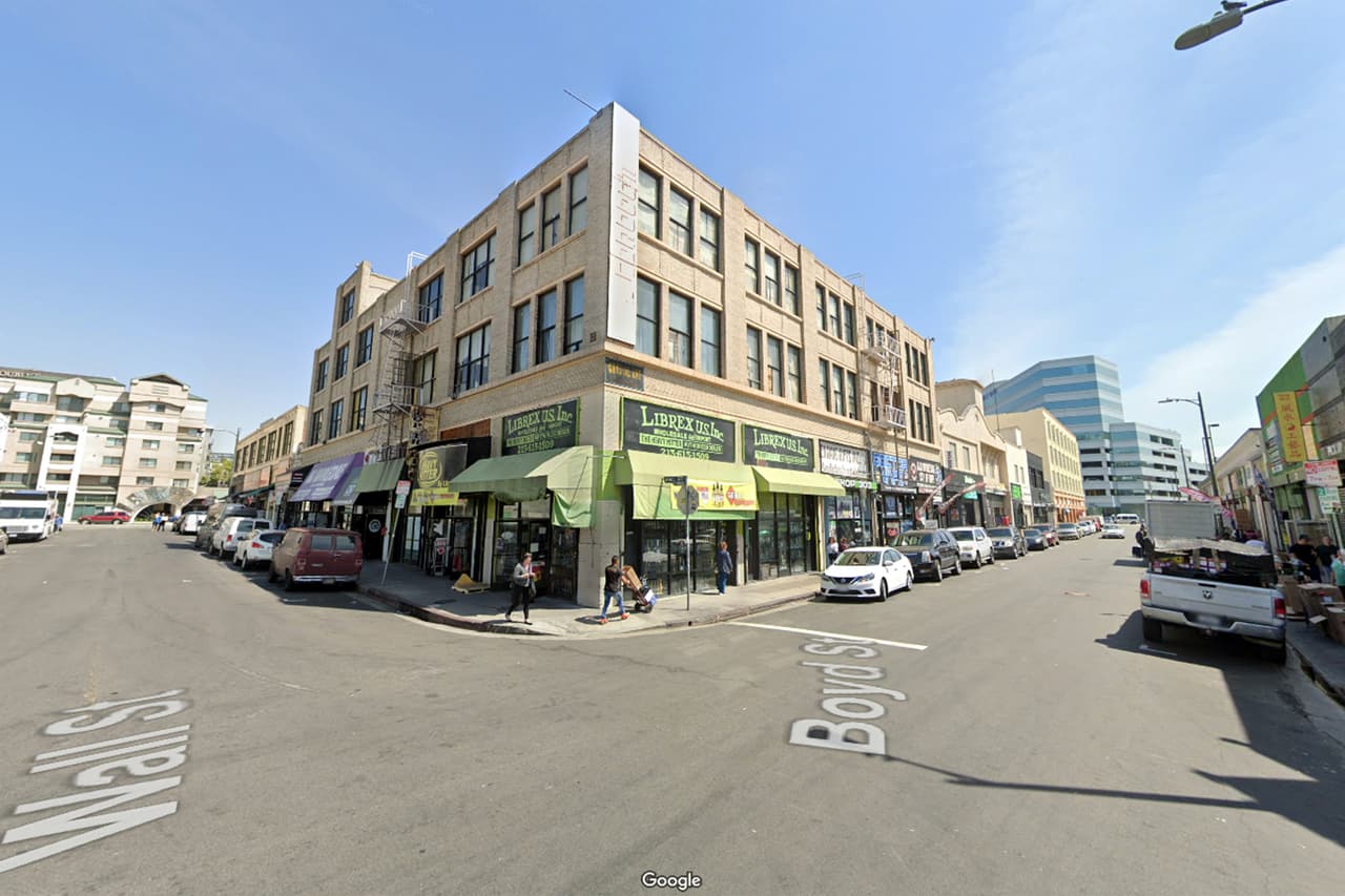 <b>Puesto 1. Los Ángeles, California. </b>Vecindario delimitado entre las calles Este 5, Sur Los Angeles, Boyd y Sur San Pedro.
<br>
<br>
<b>Crímenes violentos previstos por año:</b> 239
<br>
<br>
<b>Tasa de delitos violentos prevista:</b> 347 delitos por cada 1,000 habitantes. “Se ha pronosticado que este grupo de bloques en el centro de Los Ángeles será el más peligroso de Estados Unidos”, dijo de Bonviller.