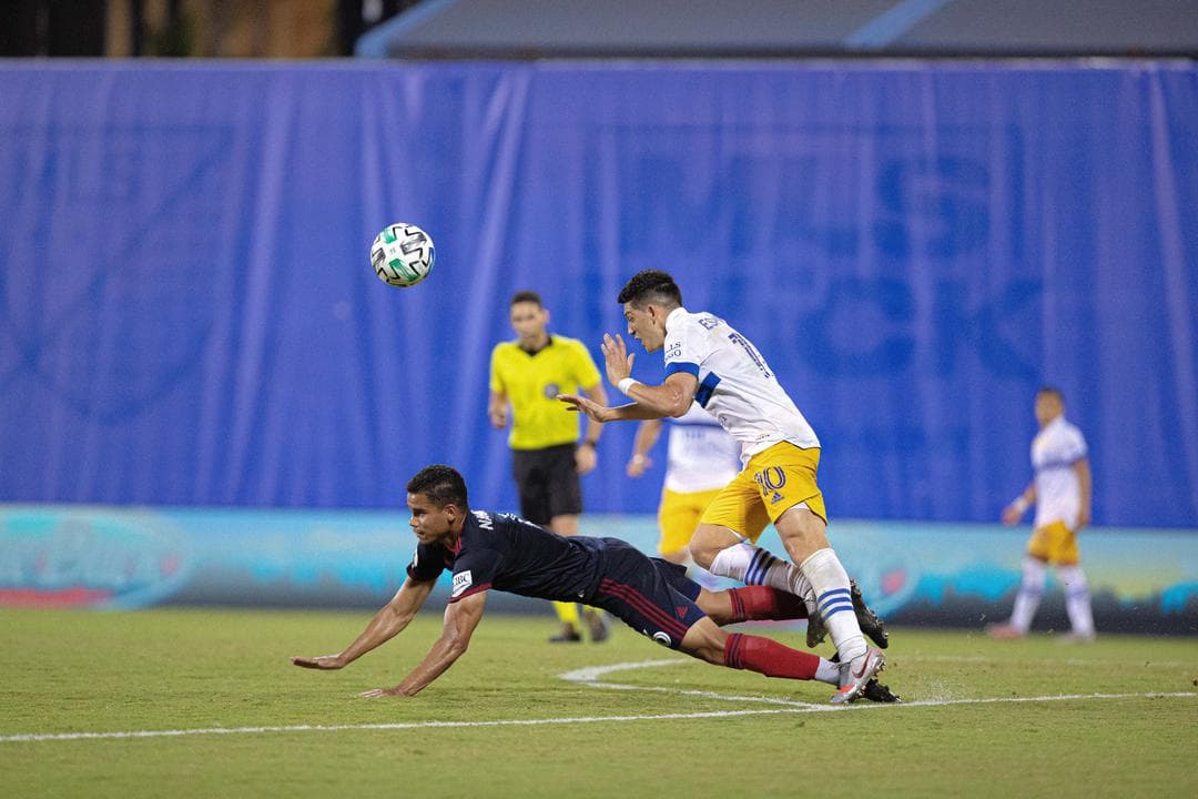 Con goles de Cristian Espinoza y Chris Wondolowski, el San José Earthquakes continúa sumando puntos en la MLS.