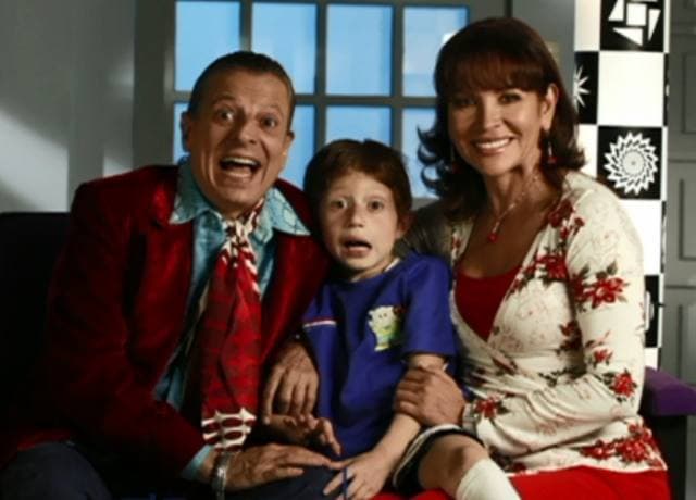 La muerte del intérprete de Benito Rivers de la serie Vecinos, ha estado llena de incosistencias, pues los informes policiales aseguran que el joven de 22 años huía de las autoridades y se disparó accidentalmente. Sin embargo, la familia hizo su propia investigación con especialistas y afirman que fue un elemento policíal quien lo mató.