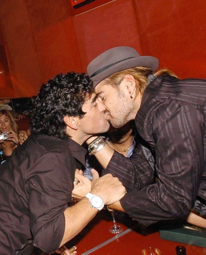 Lejos de la polémica, Diego Maradona también tuvo amigos en la farándula como Colin Farrell.