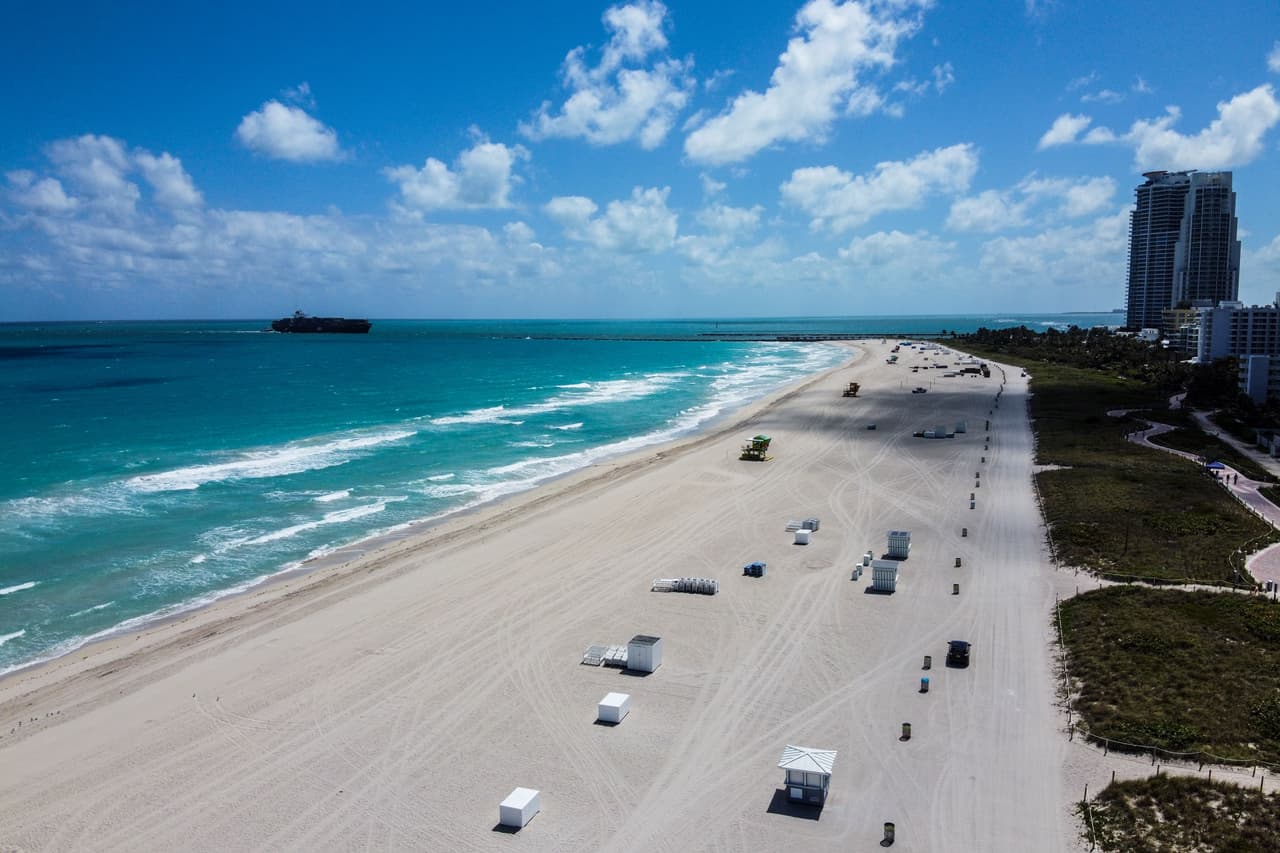Así se ven las paradisíacas playas de aguas casi cristalinas y arena blanca, en medio de la cuarentena por el covid-19. Las autoridades también decretaron el cierre de todos los hoteles y la partida de los huéspedes.