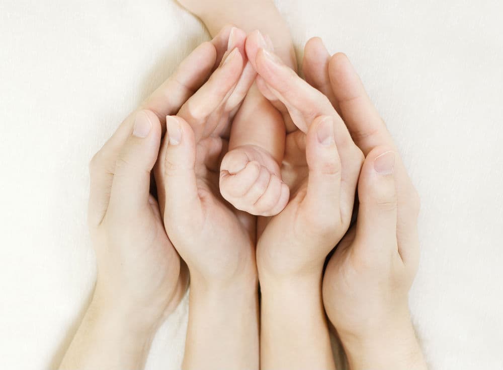 Y aunque un primer hijo trae consigo mucha ilusión y felicidad, algunas veces puede dificultar acostumbrarse a un nuevo estilo de vida y muchos cambios y ritmos importantes del día a día.