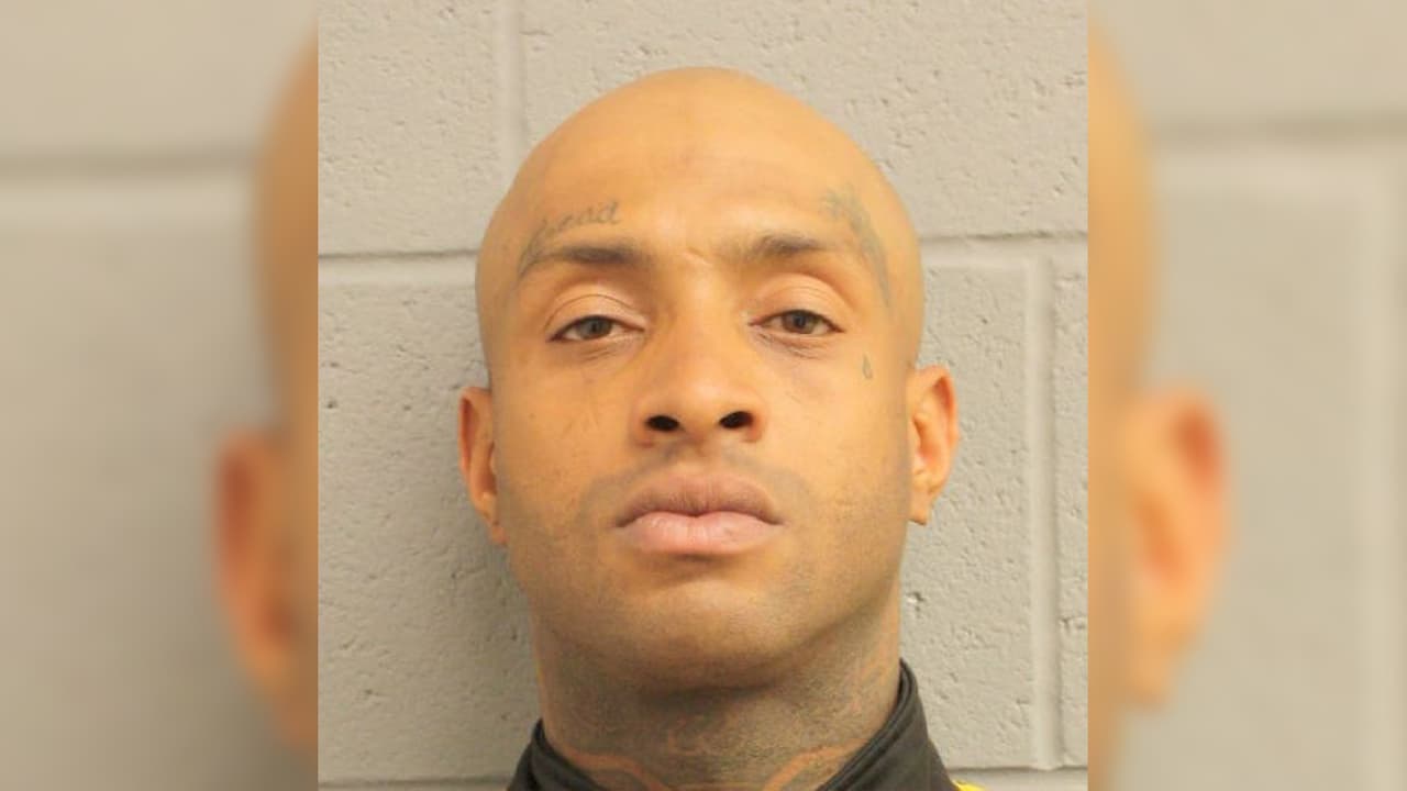 Charles Jones de 38 años es uno de los detenidos.