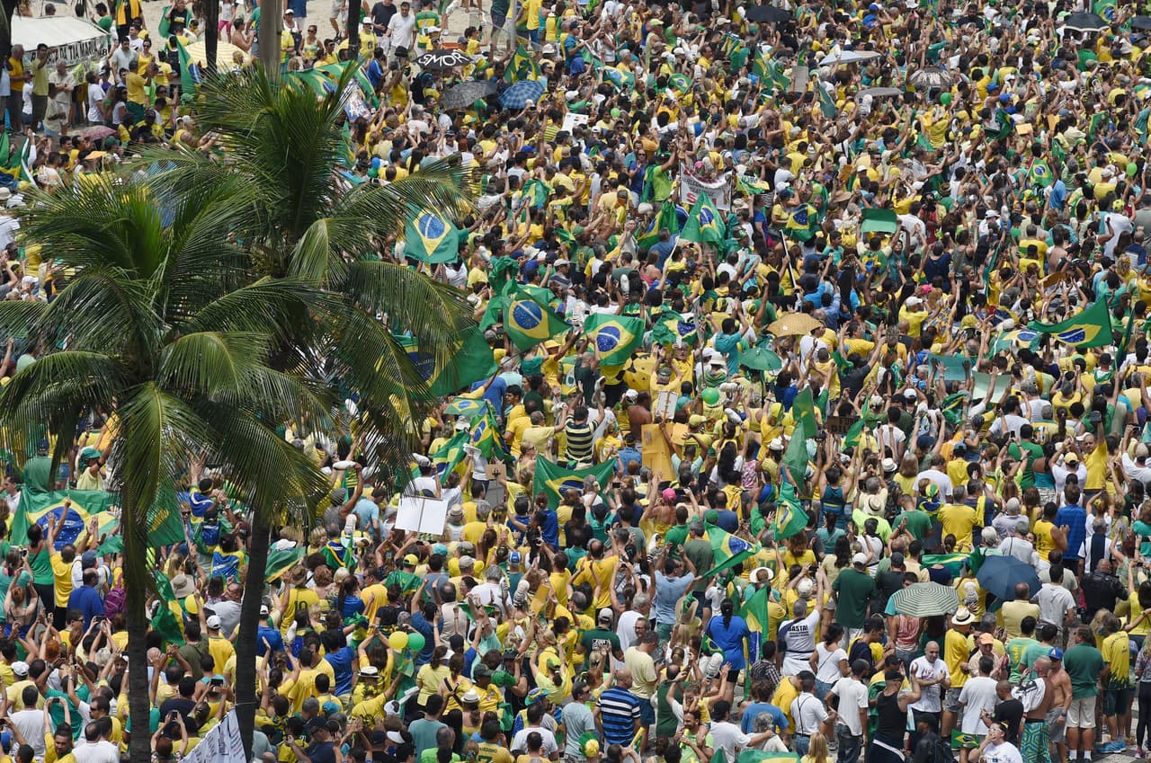 Cientos de miles de personas se concentraron en las calles de ciudades como Río, Sao Paulo o Brasilia.