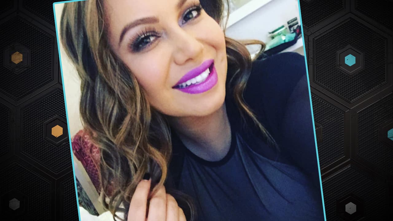 Chiquis es una profesional haciendo la pose del 'duck face' y subiendo las imágenes a sus redes. La razón es que además de ser fan No. 1 del maquillaje, promociona la colección de labiales de su línea de cosméticos Be Flawless. Los tienes en nude, fucsia, rojo y más, ella los modela todos.