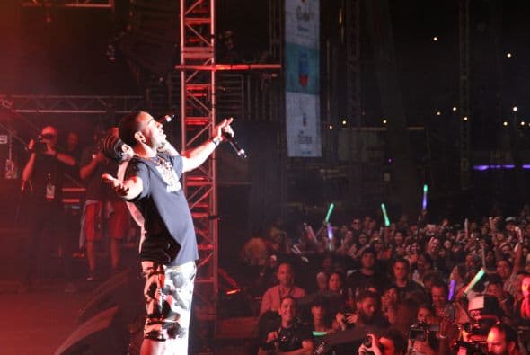 Ludacris rocked the main stage at the Uforia Music Festival, bringing his dirty south style to the west coast!