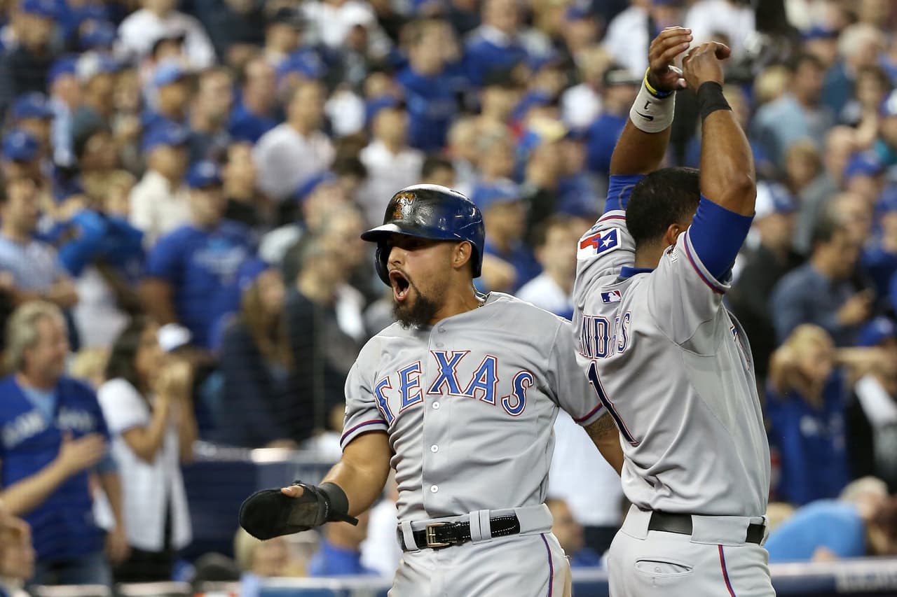 Rangers pone contra la pared a Azulejos; Texas arriba 2-0 en la serie