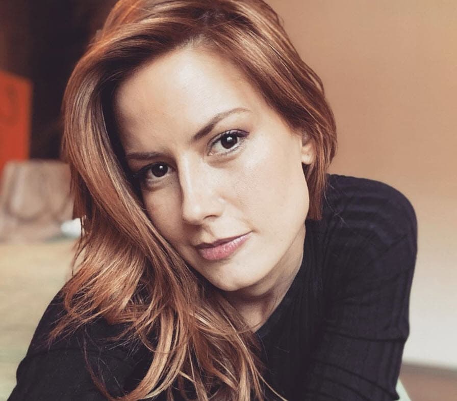 "
<b><a href="https://www.univision.com/famosos/altair-jarabo-dejo-de-ser-rubia-y-por-poco-no-la-reconocemos-fotos" target="_blank">Nuevo look</a></b>. ¡Bienvenidos los cambios!", dijo en aquella ocasión, sin dar mayores detalles sobre la drástica transformación.
<br>