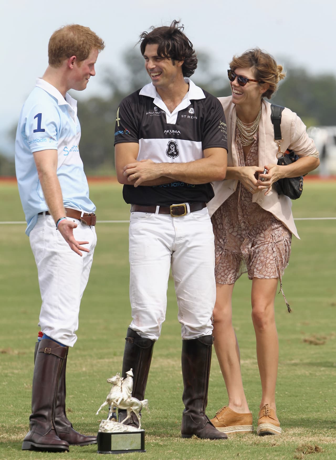 "Él es 
<b>hijo de alguien que ha sufrido</b> terriblemente 
<b>los ataques de la prensa</b>, de primera mano y de forma innegable", declaró.