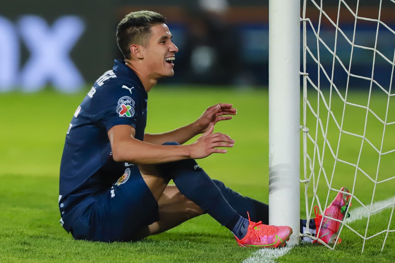 Pachuca vino de atrás y con doblete de Murillo se impuso a Chivas y lograron el boleto a Cuartos de Final donde enfrentarán al América.