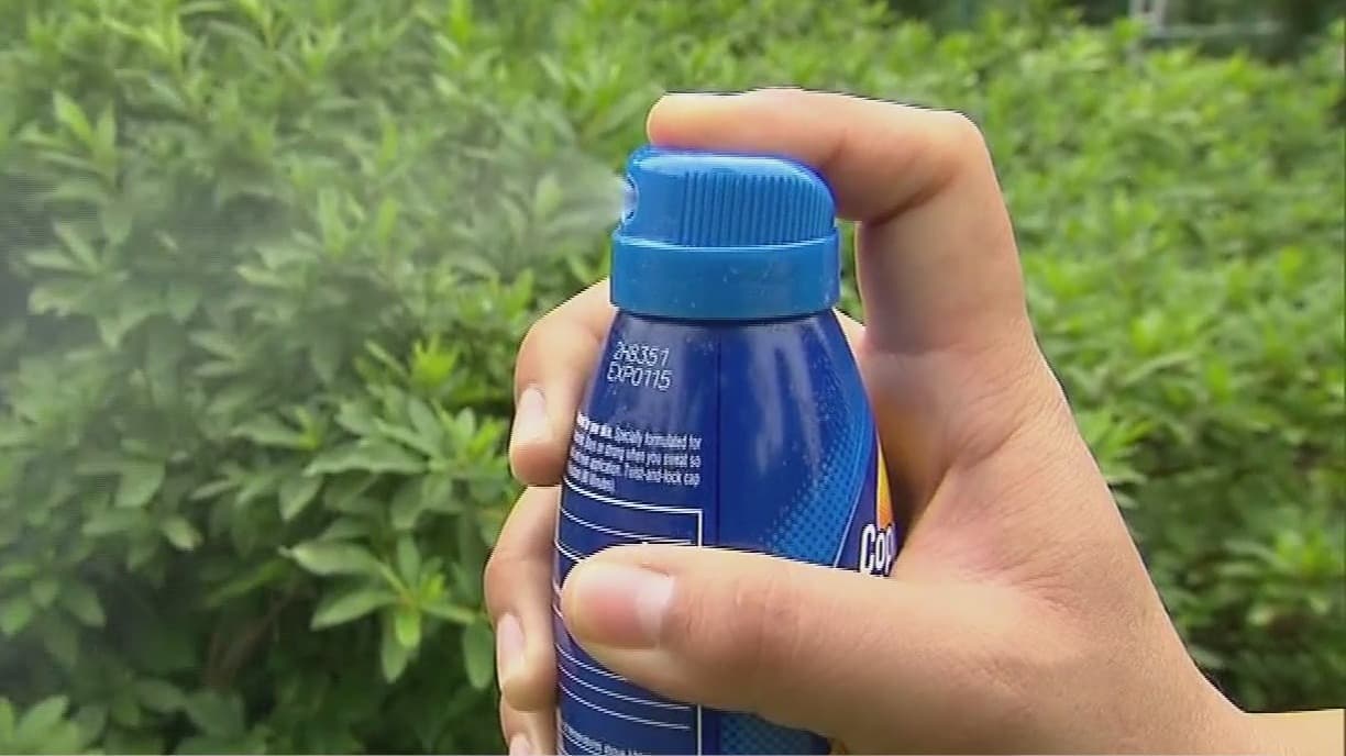 Con la llegada del verano es importante cuidar nuestra piel de los rayos del sol, por lo que expertos piden no cometer estos errores al utilizar el 
<a href="https://www.univision.com/local/arizona-ktvw/como-aplicar-protector-solar-frecuencia">protector solar. </a>