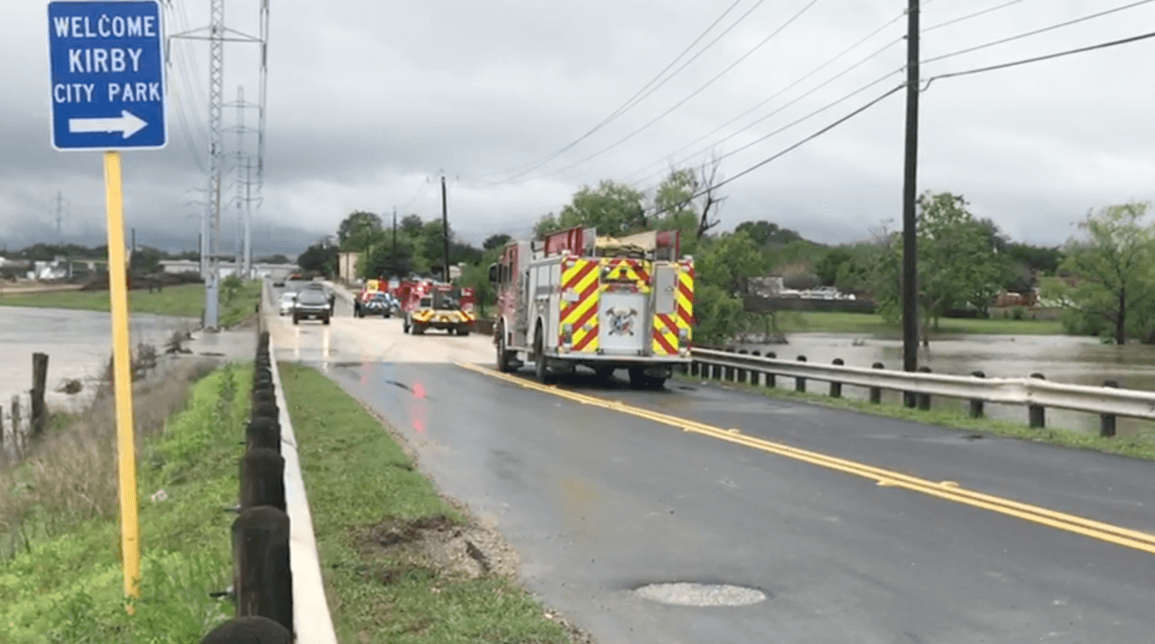 Obedezca las órdenes de evacuación.