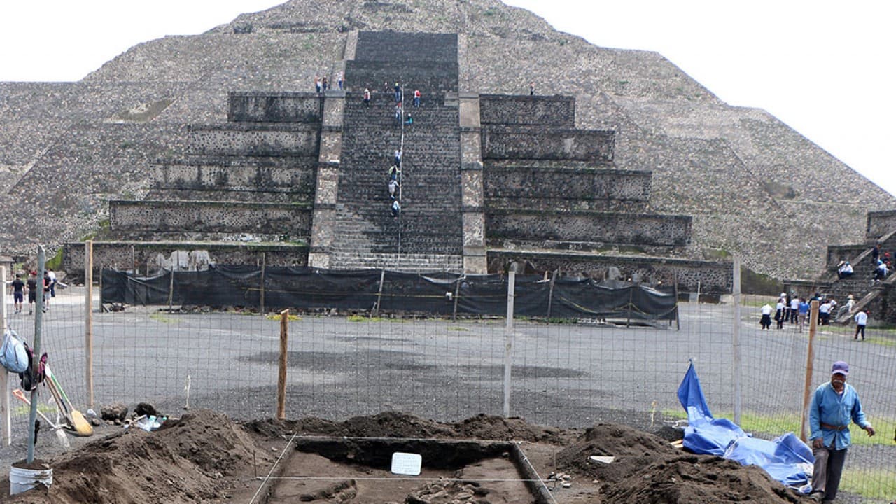 Descubren enigmáticas fosas en Teotihuacán