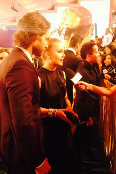 La pareja del momento está disfrutando de su amor por todo lo alto en Latin GRAMMY. Aquí te traemos su historia de amor.