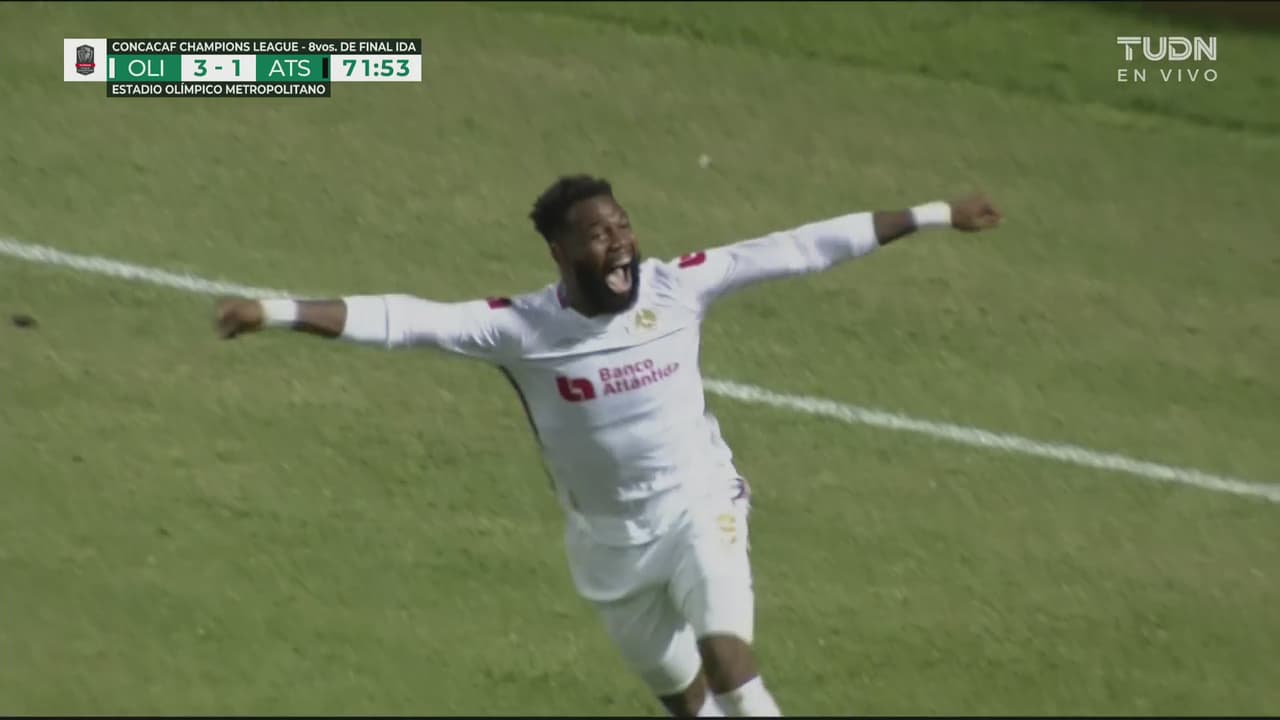 ¡Golazo! Benguché la toca por arriba de Camilo para el 4-1