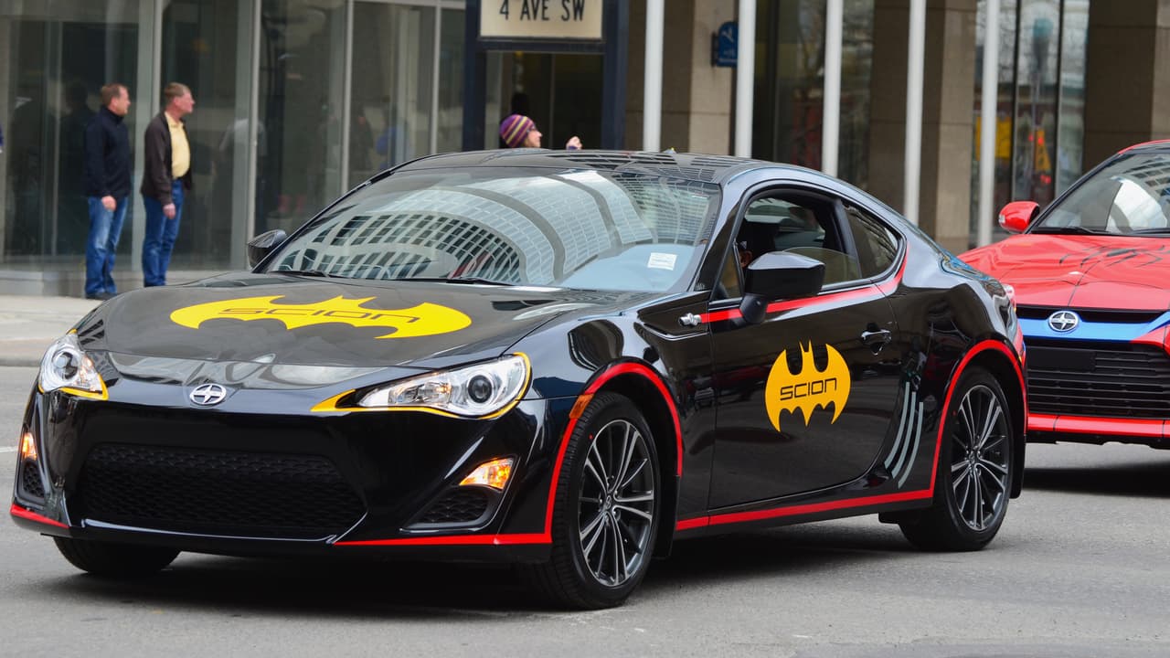 <h3 class="cms-H3-H3">2. Scion</h3>
<br>
<b>Costo promedio por 10 años de mantenimiento: 6,400 dólares</b>
<br>Para ser una marca muerta, este canal que una vez Toyota uso para comercializar vehículos juveniles, es aún la segunda marca más barata de mantener en Estados Unidos. A diferenmcia de otras marcas muertas, los modelos Scion no fueron descontinuados, sino que fueron incorporados al portafolio de modelos de Toyota.