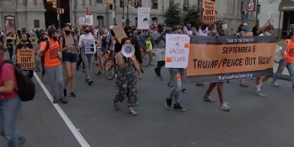 Así fue la protesta en Filadelfia por Jacob Blake, quien fue baleado por la policía en Wisconsin
