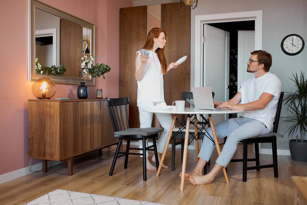 Por otra parte podría volverte demasiado hipersensible, susceptible, y algo que te diga una persona amada o querida podría ser malinterpretado.