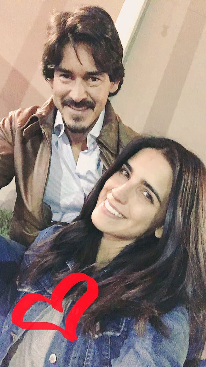 La relación de esta bella pareja inició hace más de 2 años, y fue justo cuando ella disfrutaba del éxito de '
<b><a href="http://www.univision.com/series/rosario-tijeras">Rosario Tijeras</a></b>' en México cuando 
<b>Fernando</b> le pidió que fuera su esposa para toda la vida.