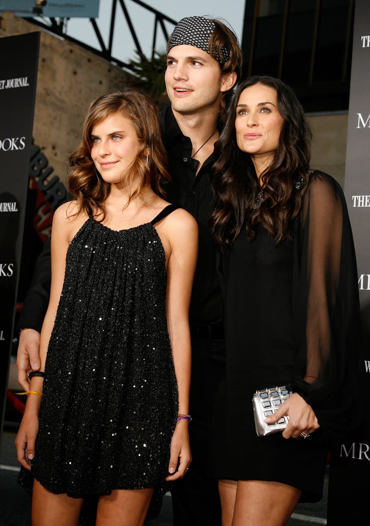 Sin más, Ashton Kutcher se habría convertido en el entonces padrastro de las bellas hijas de quien fuera su esposa por varios años.