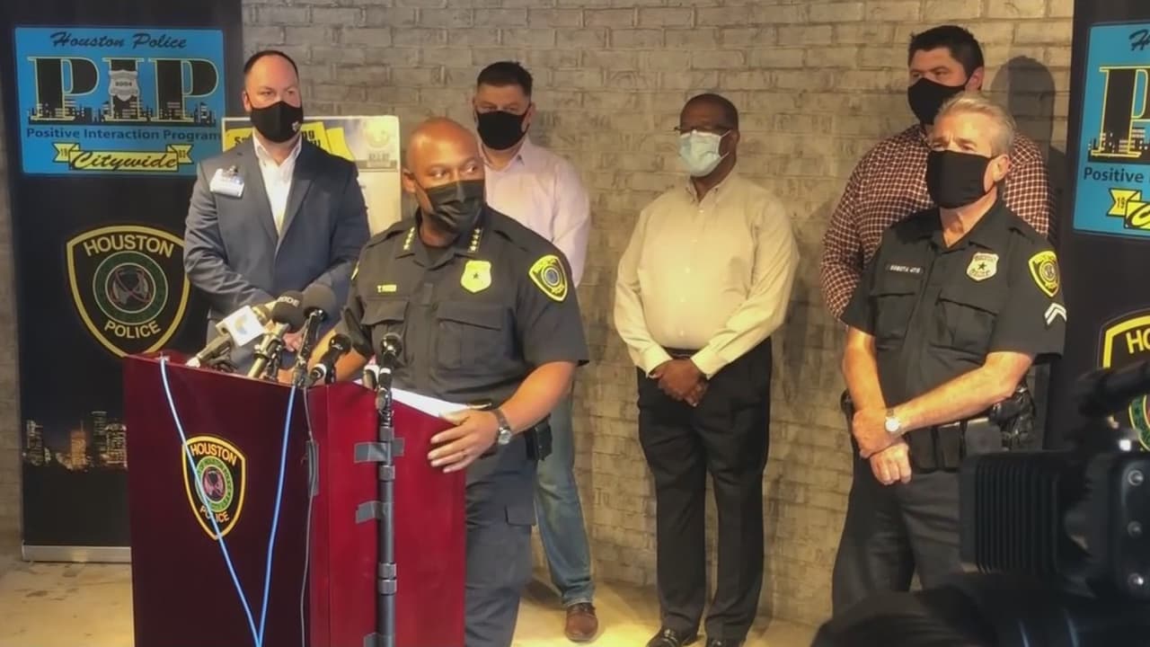 Los casos de robo preocupan a las autoridades y la comunidad, por lo que a través de una campaña buscan prevenir que los habitantes de la ciudad sean blanco de los ladrones. La policía dio a conocer varias modalidades que usan los criminales para llevarse las pertenencias de las personas y afirmó que parte de esto se relaciona al descuido de la gente cuando está en las calles.