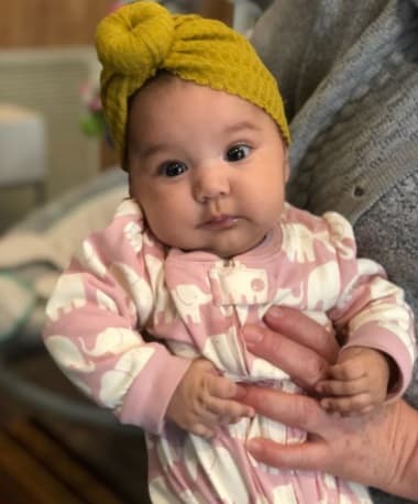 La bebé, a quien Régulo dice de cariño 'Bolitichita', tiene un enorme parecido con su famoso padre. ¿Será?