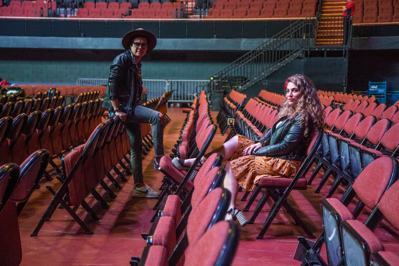 <b>Actitud y seguridad.</b>
<br>Periko y Jessi trabajan duro para ser los artistas que siempre soñaron ser.