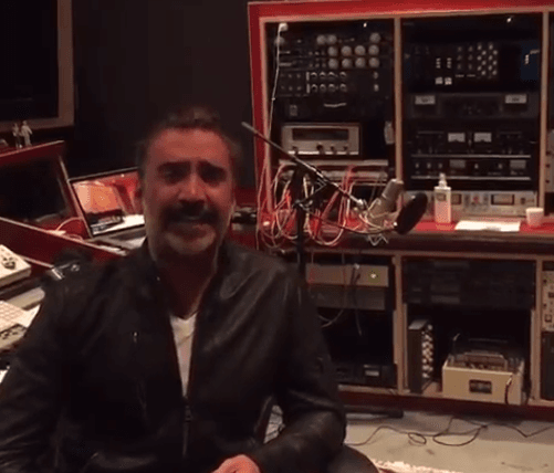 Como era de esperarse, su hijo Alejandro Fernández entonó 'El Rey' dedicado a su papá.