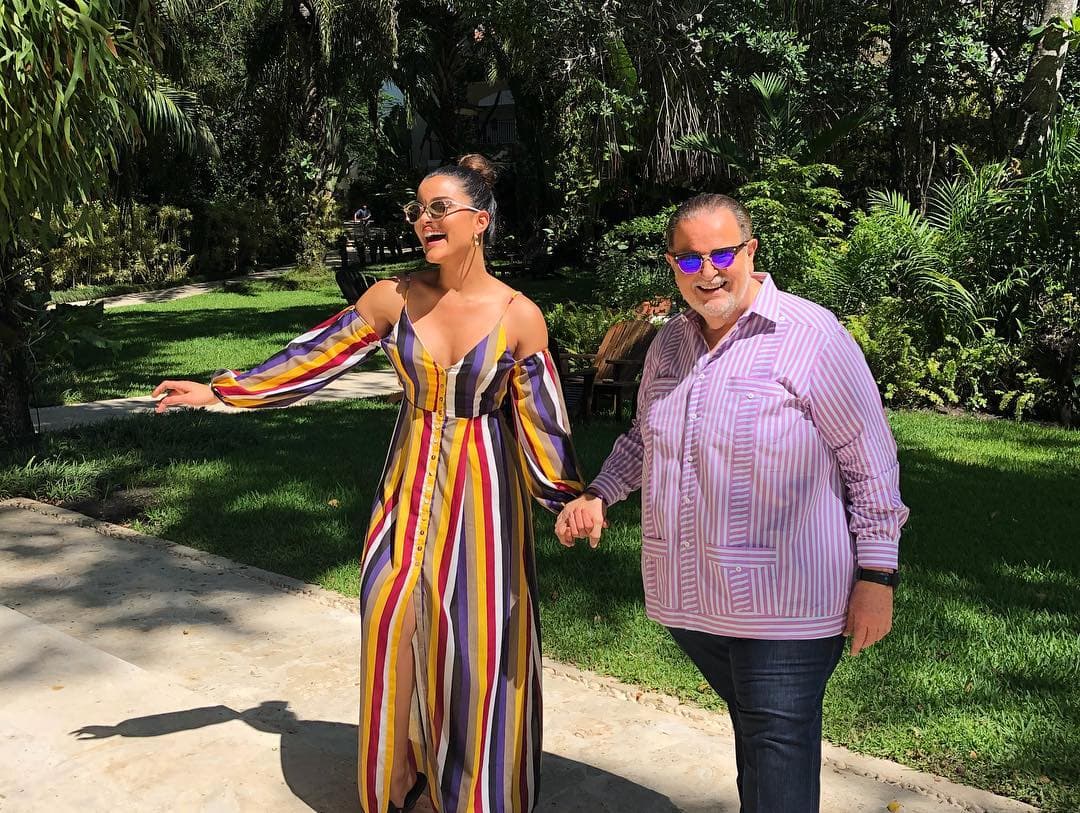 Y así lo han hecho saber a lo largo del tiempo que llevan trabajando juntos, en donde han demostrado que su relación es como de padre a hija.