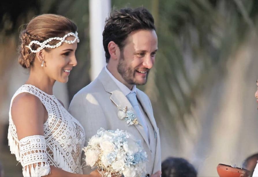 Adianez detalla su llegada al altar como el momento que había soñado toda su vida, luego de seis años de relación con el actor al que define: “
<b>el amor de mi vida</b>”.