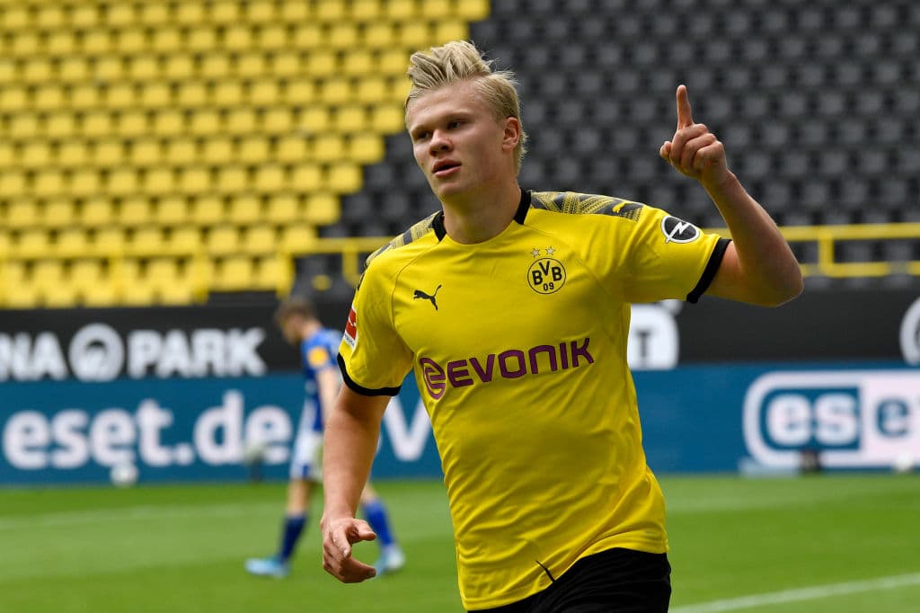 <b>Primer Gol - </b>¿Quién más? Fue Erling Haaland a los 28' del Dortmund vs. Schalke con un centro por derecha y un remate casi con la espinilla de frente al marco.