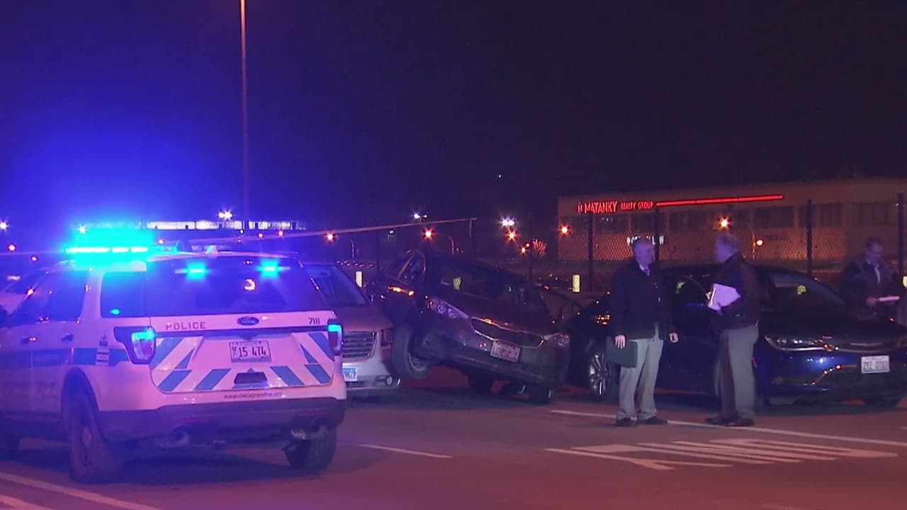 Balacera y accidente de tráfico con un vehículo robado causa caos en la movilidad en una autopista de Chicago