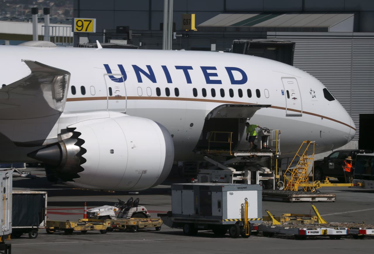 Avión sale de San Francisco rumbo a Roma pero lo desvían a Sacramento por falla mecánica