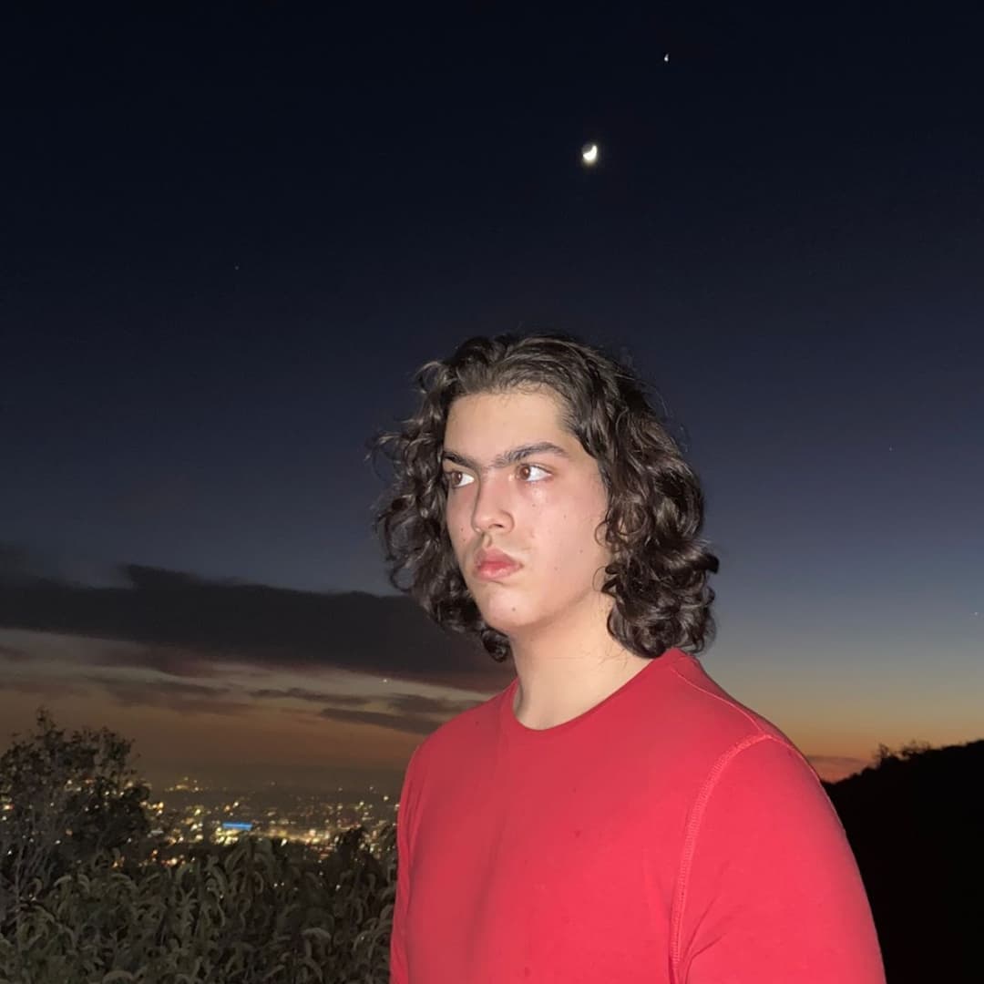 “Se rompió la relación, nos separamos y ya no sé nada de él, no sé ni qué hace ni nada. Así estoy bien, no tengo ningún problema, todo pasa por algo”, dijo el joven.
<br>