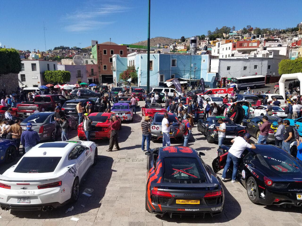 Velocidad, adrenalina y mucho amor por los autos es lo que motiva la realización del 
<b>Bash Road Tour</b>, en el cual se encuentra desde un Chevrolet Camaro, un Audi R8 o un Lamborghini Huracán.