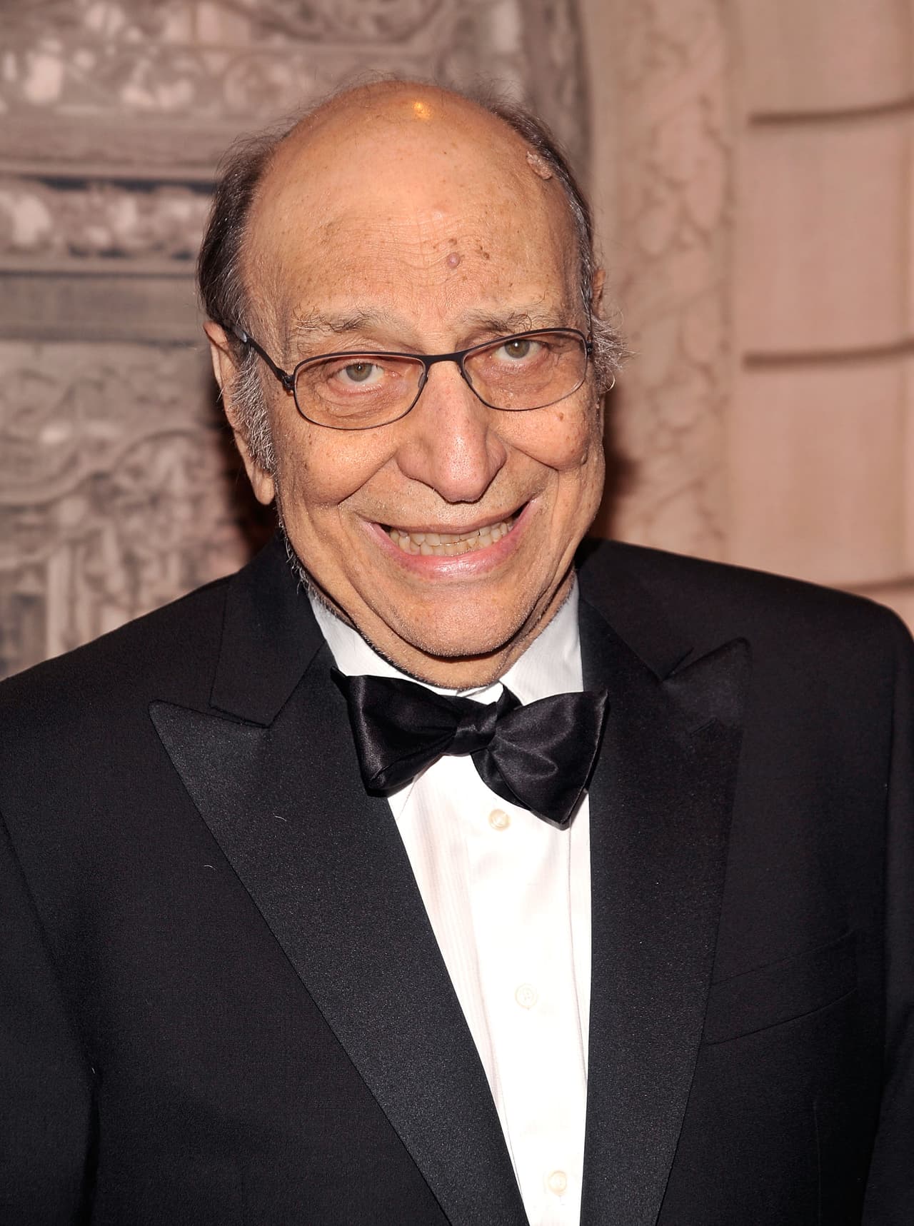 El diseñador, nacido en El Bronx en 1929, no cobró un centavo por el logo.