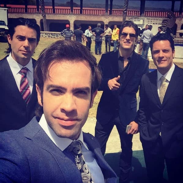 Los galanes de la serie fueron inseparables, siempre pasaban divertidos momentos mientras esperaban grabar.