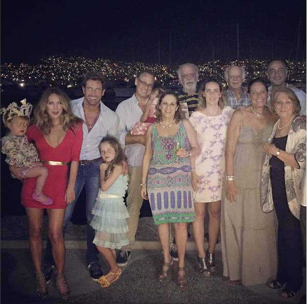 No hay mejor manera de recibir el año que en familia, y así lo hizo Gabriel Soto.