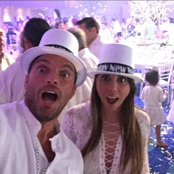 Julián Gil no perdió oportunidad de recibir el año en compañía de su hija.