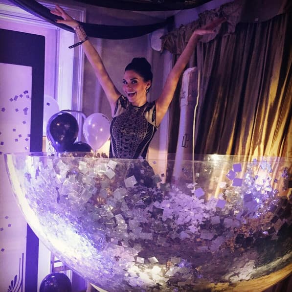 Desde Inglaterra Livia Brito disfrutó la velada.