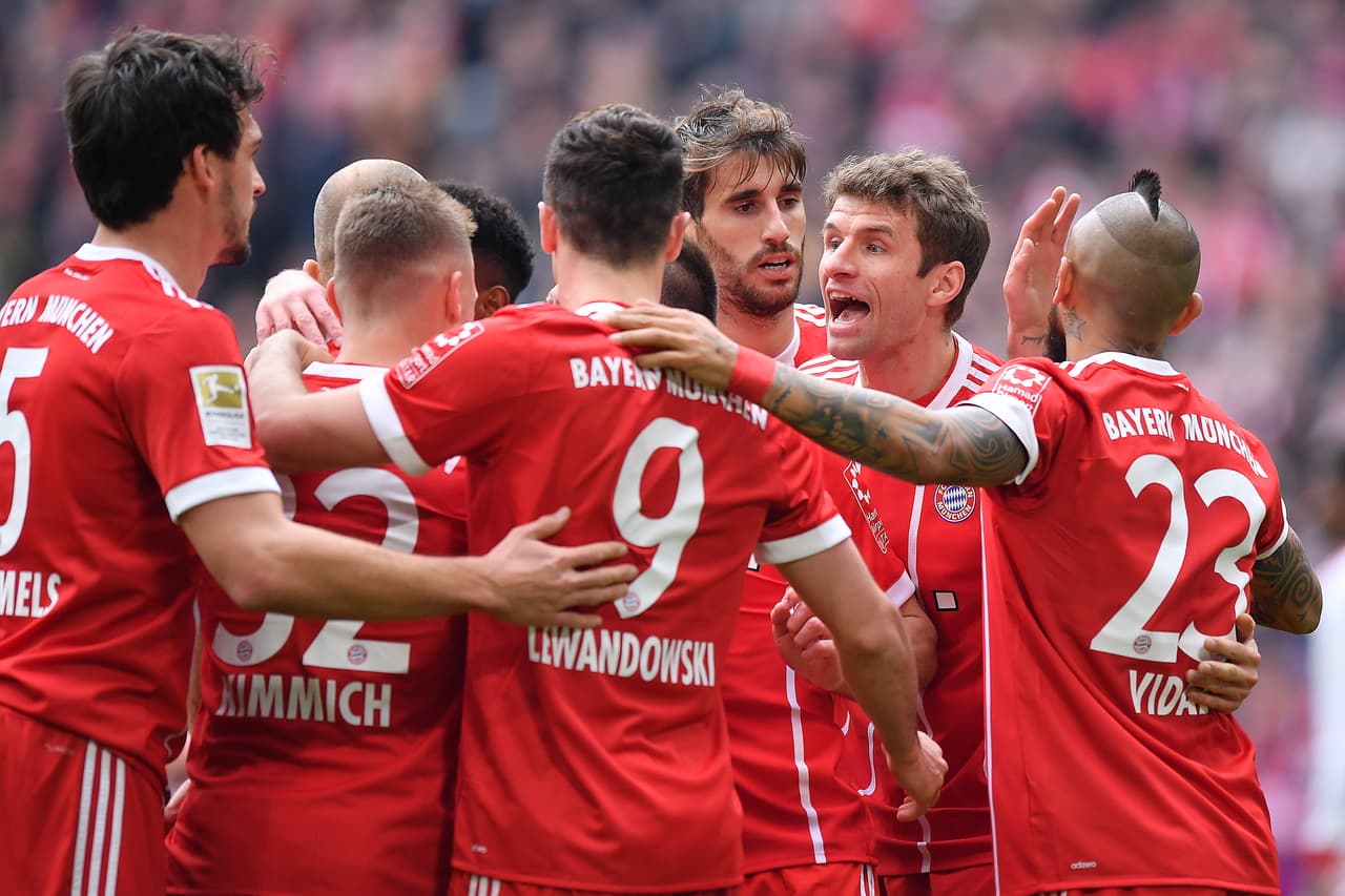 Bayern Munich dio una nueva muestra de superioridad en Alemania con su triunfo 6-0 contra Hamburgo en la fecha 26, con lo que se encamina cada vez más a repetir título en Bundesliga.