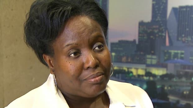 Desarrollador inmobiliario acepta haber sobornado a exconcejala de Dallas para obtener contratos